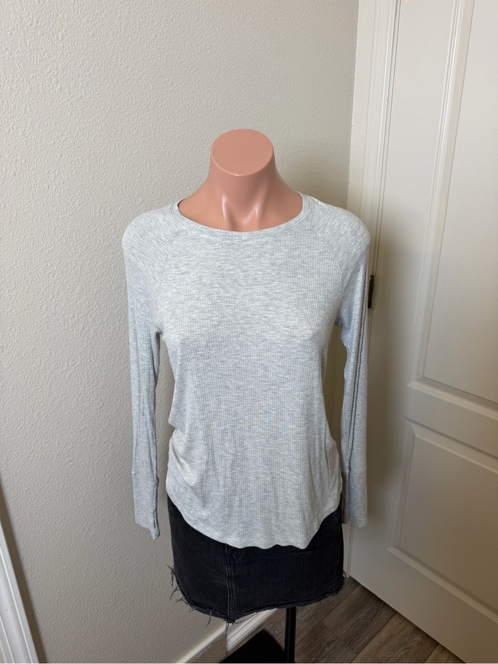 aerie Heather Light Gray Ribbed Long-Sleeve Tee